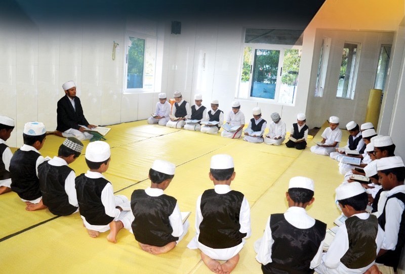 Halqa seating in the Qur'an hall